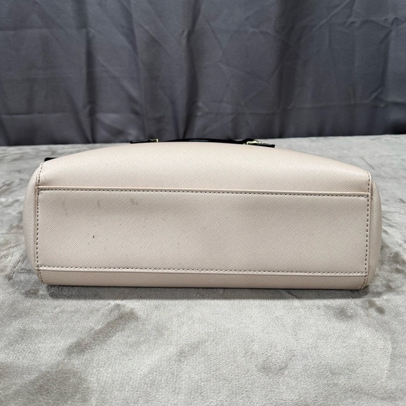 Liz Claiborne Black and Cream Satchel - Picture 3 of 9